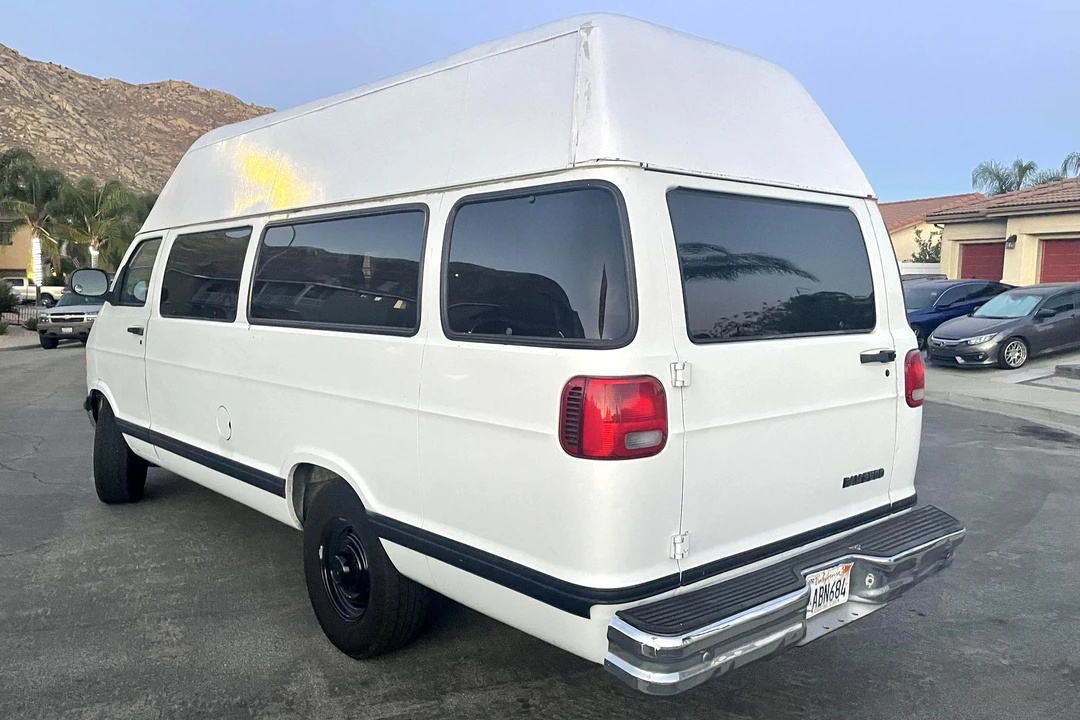 1998 Dodge Ram Van - Image 4 of 31