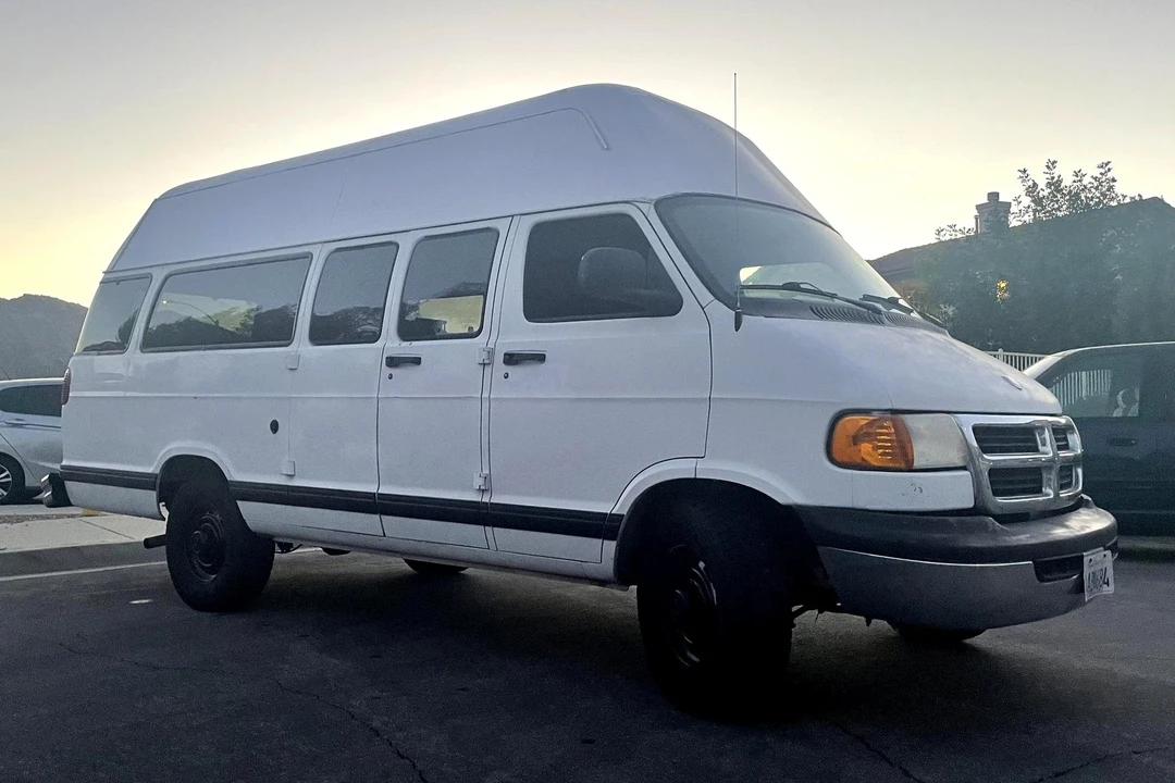 1998 Dodge Ram Van - Image 27 of 31