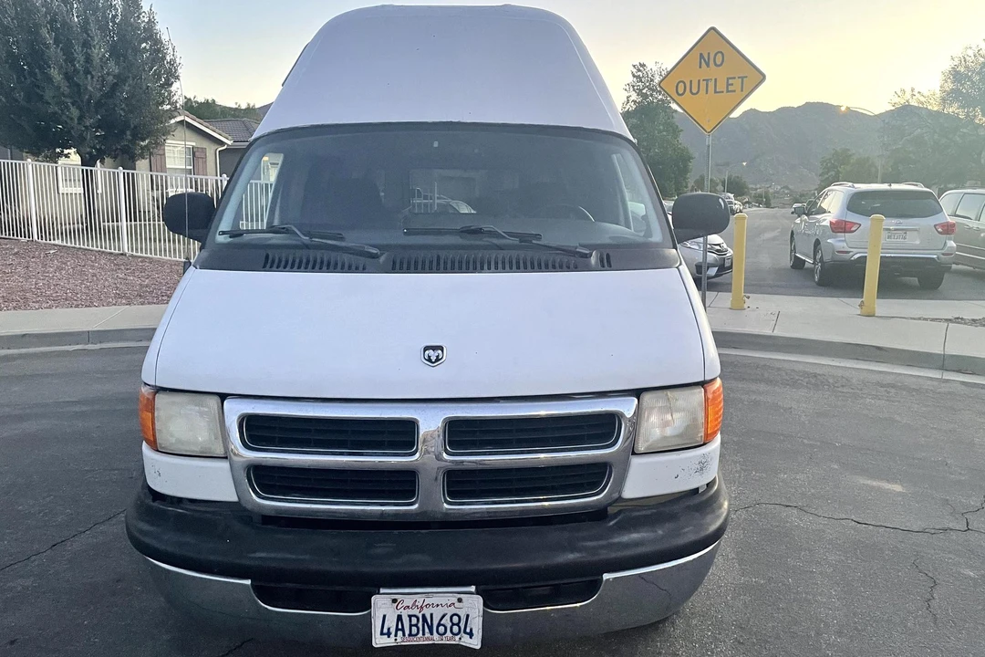 1998 Dodge Ram Van - Image 2 of 31