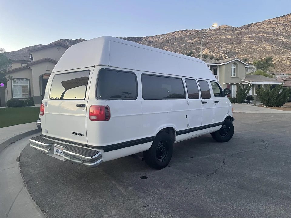 1998 Dodge Ram Van - Image 20 of 31