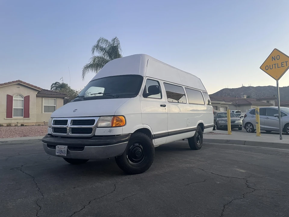 1998 Dodge Ram Van - Image 31 of 31