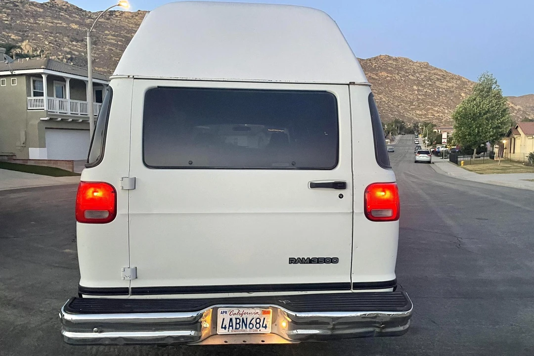 1998 Dodge Ram Van - Image 5 of 31