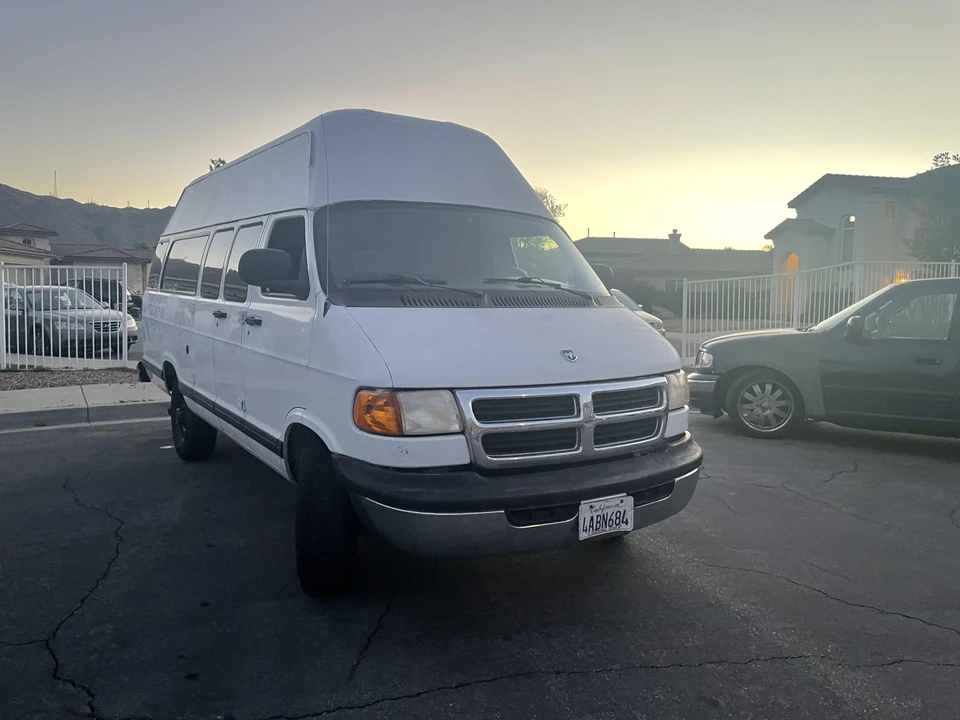 1998 Dodge Ram Van - Image 29 of 31