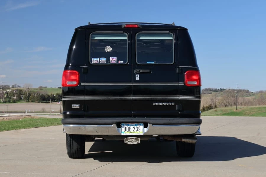 1998 Dodge Ram Van - Image 5 of 31