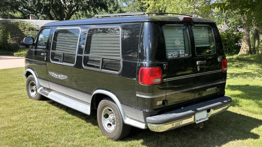 1998 Dodge Ram Van - Image 3 of 13