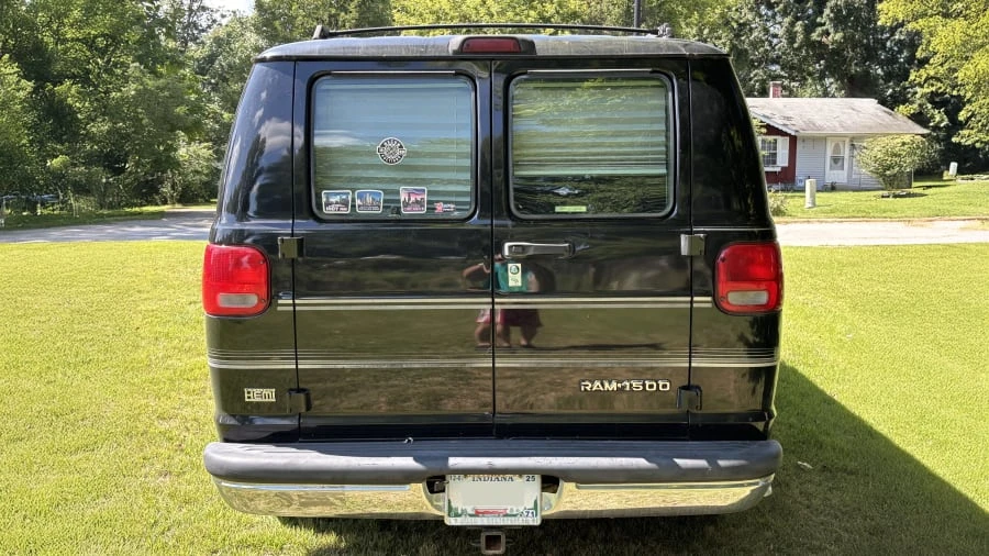1998 Dodge Ram Van - Image 5 of 13