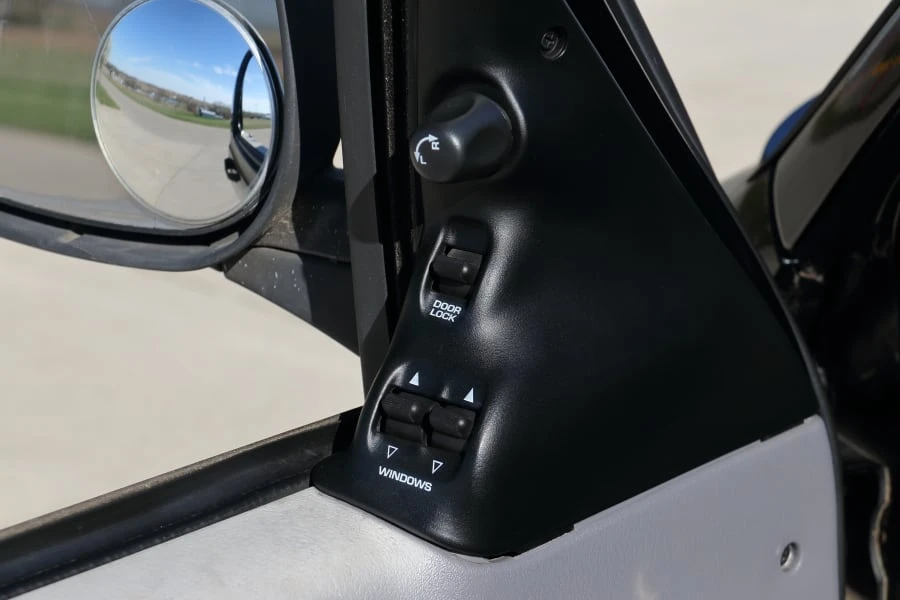 1998 Dodge Ram Van - Image 19 of 31