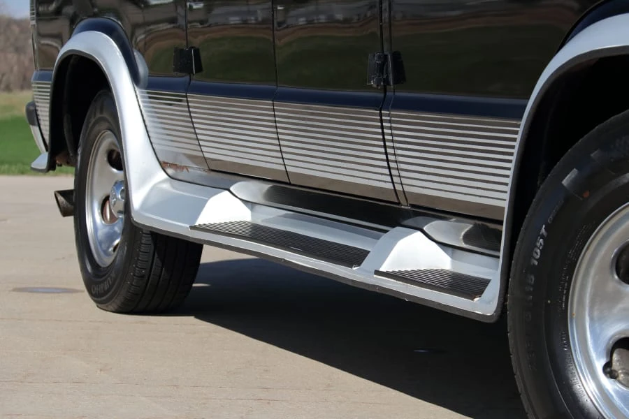 1998 Dodge Ram Van - Image 16 of 31