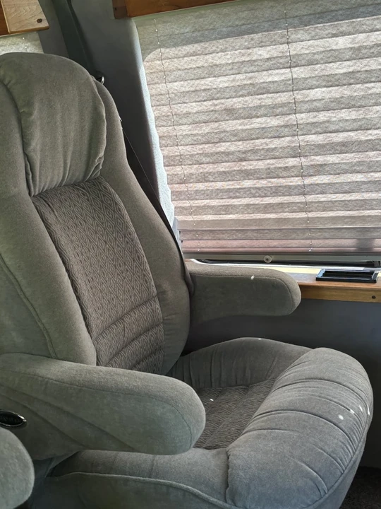 1998 Dodge Ram Van - Image 12 of 13