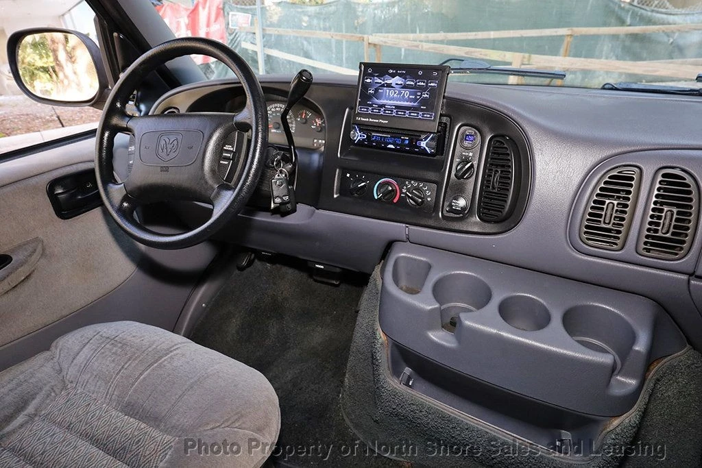 1998 Dodge Ram Van - Image 9 of 12