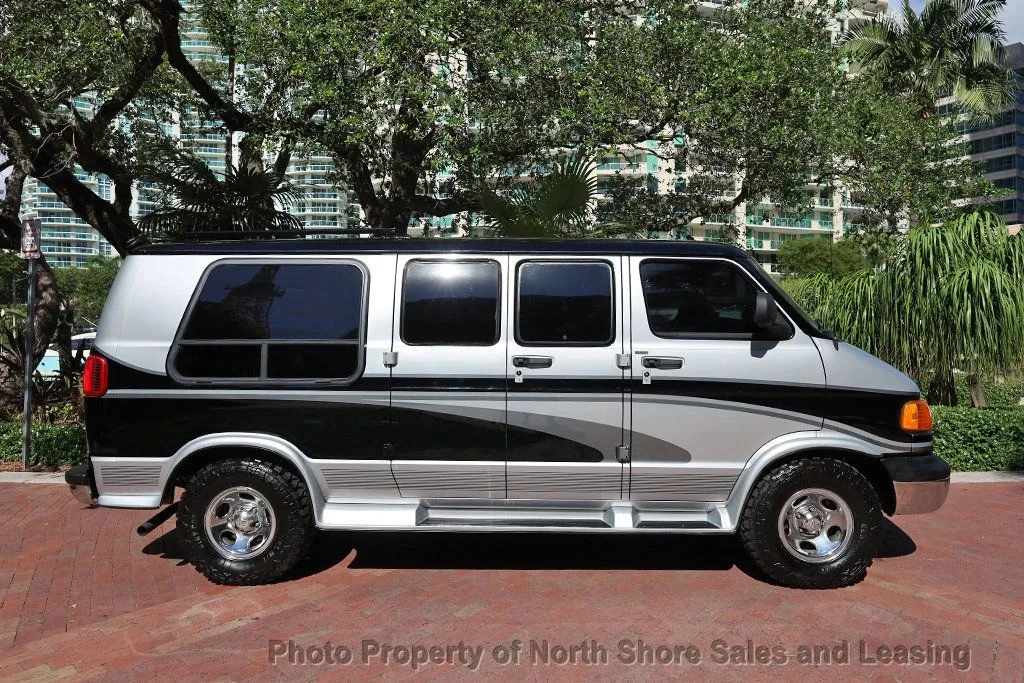 1998 Dodge Ram Van - Image 2 of 12
