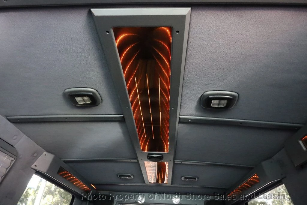 1998 Dodge Ram Van - Image 6 of 12