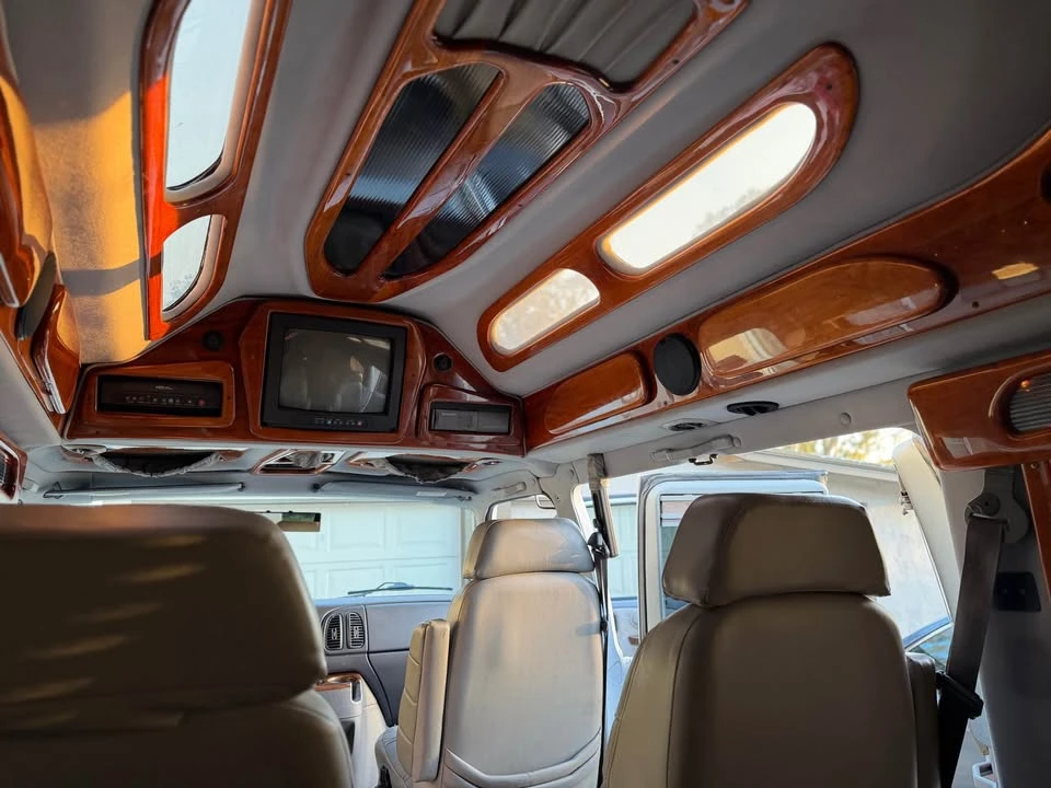 1998 Dodge Ram Van - Image 6 of 8