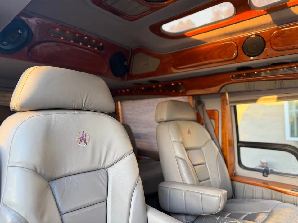 1998 Dodge Ram Van - Image 5 of 8