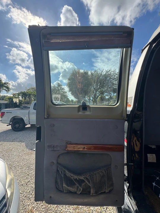 1998 Dodge Ram Van - Image 19 of 19