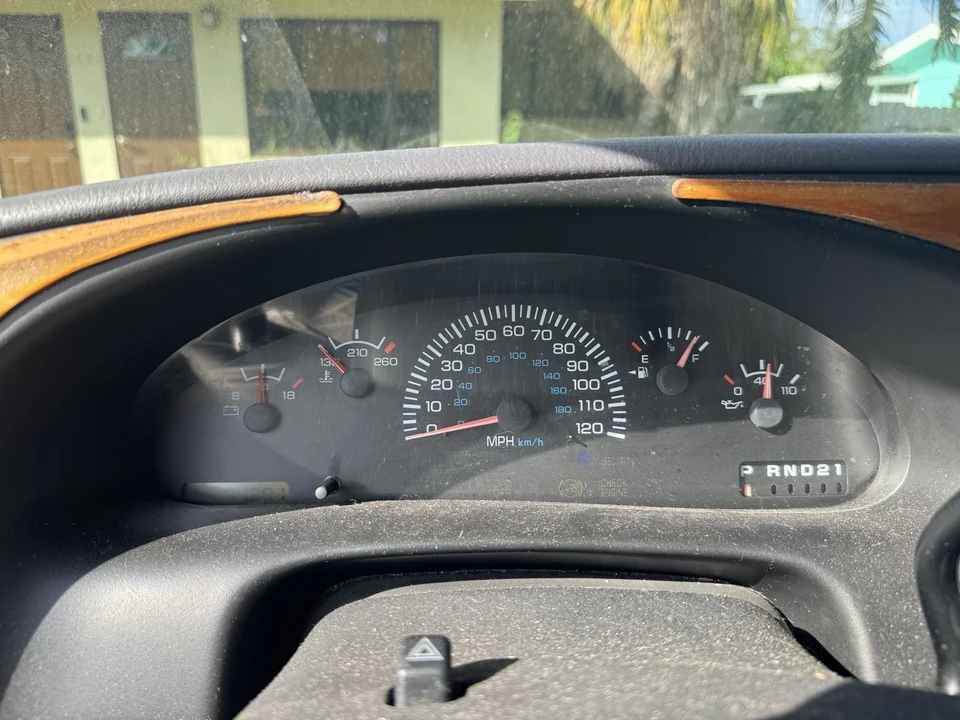 1998 Dodge Ram Van - Image 14 of 19