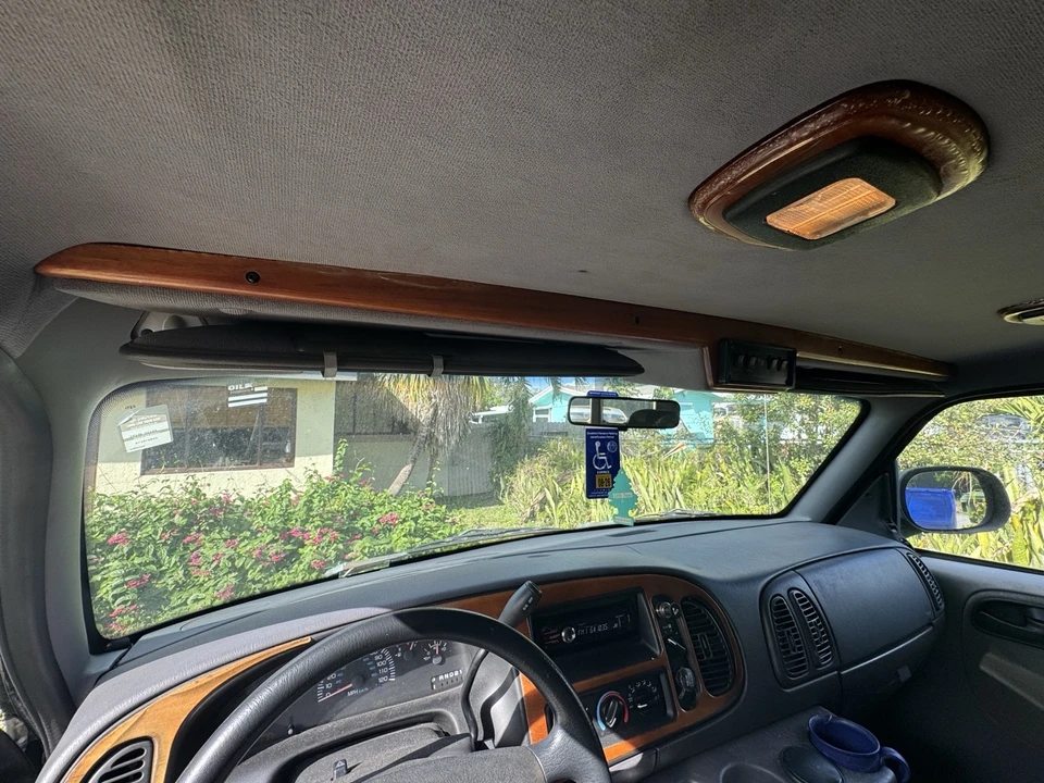 1998 Dodge Ram Van - Image 16 of 19