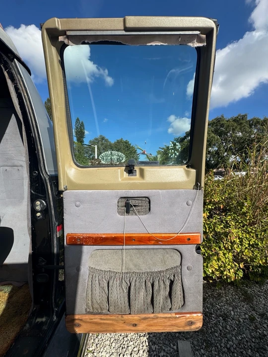 1998 Dodge Ram Van - Image 10 of 19