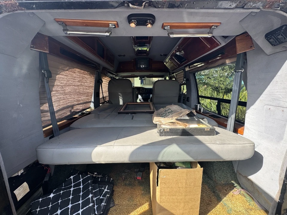 1998 Dodge Ram Van - Image 7 of 19