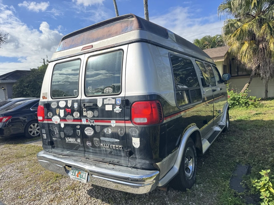 1998 Dodge Ram Van - Image 3 of 19