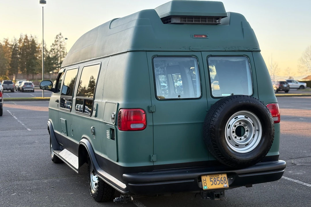 1998 Dodge Ram Van - Image 5 of 31