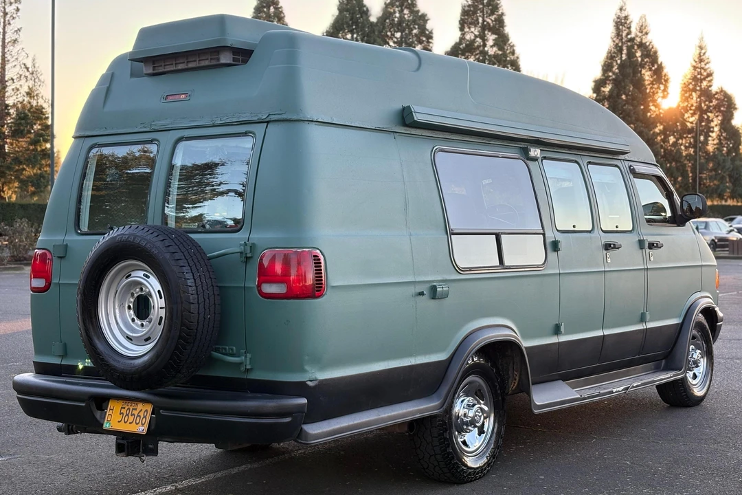 1998 Dodge Ram Van - Image 4 of 31