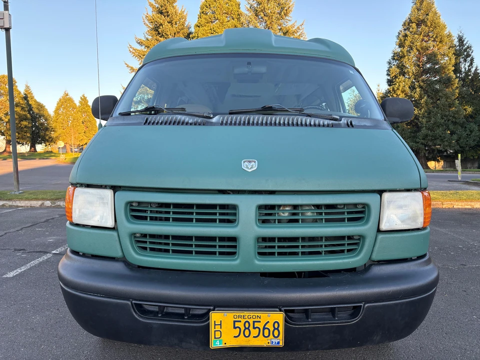 1998 Dodge Ram Van - Image 7 of 31