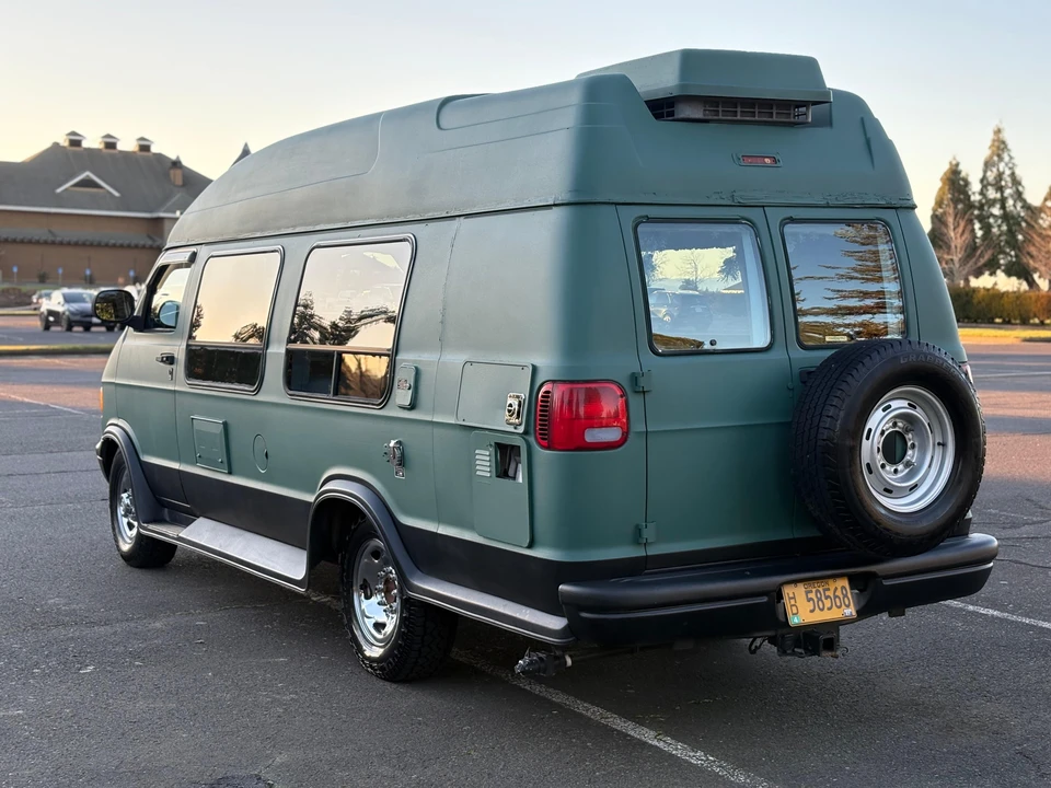 1998 Dodge Ram Van - Image 15 of 31