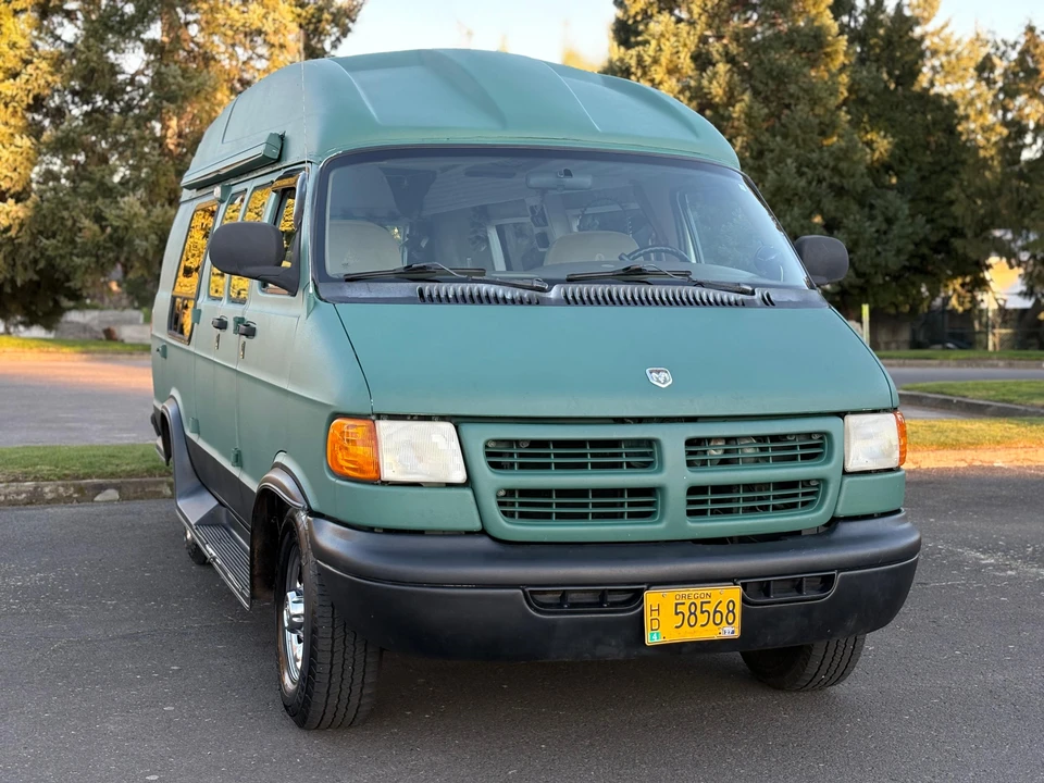 1998 Dodge Ram Van - Image 23 of 31