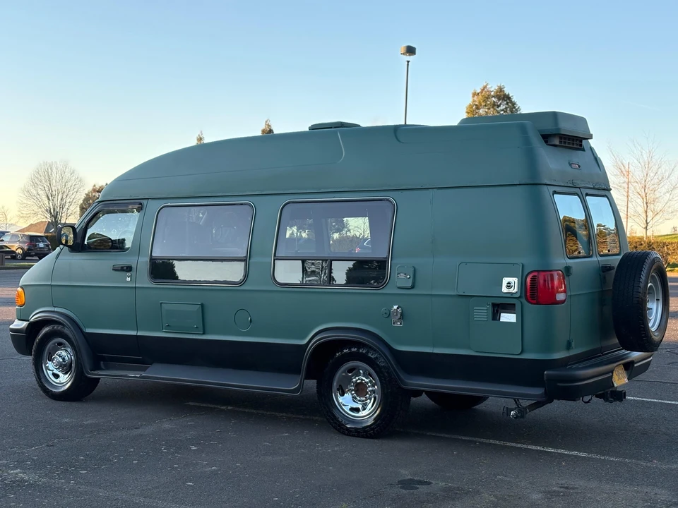 1998 Dodge Ram Van - Image 13 of 31