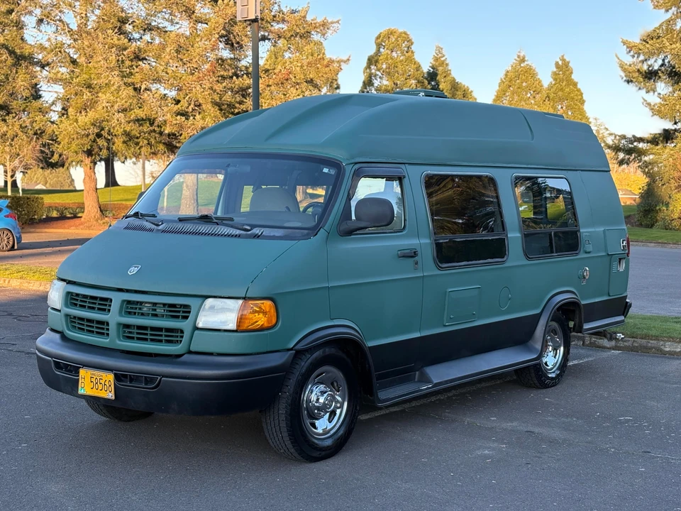 1998 Dodge Ram Van - Image 9 of 31