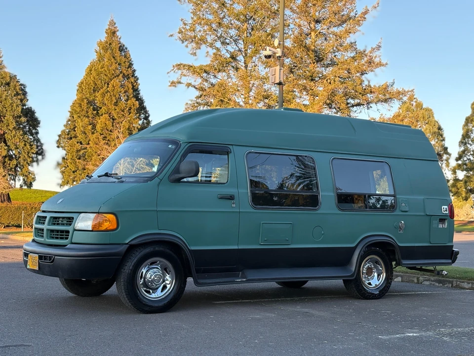 1998 Dodge Ram Van - Image 10 of 31