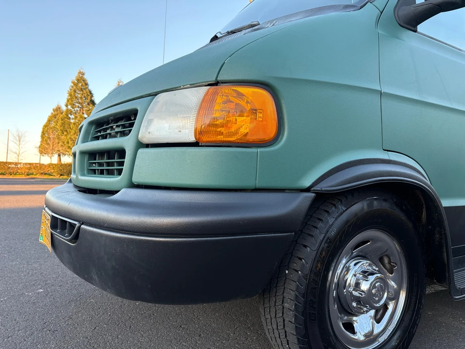 1998 Dodge Ram Van - Image 26 of 31