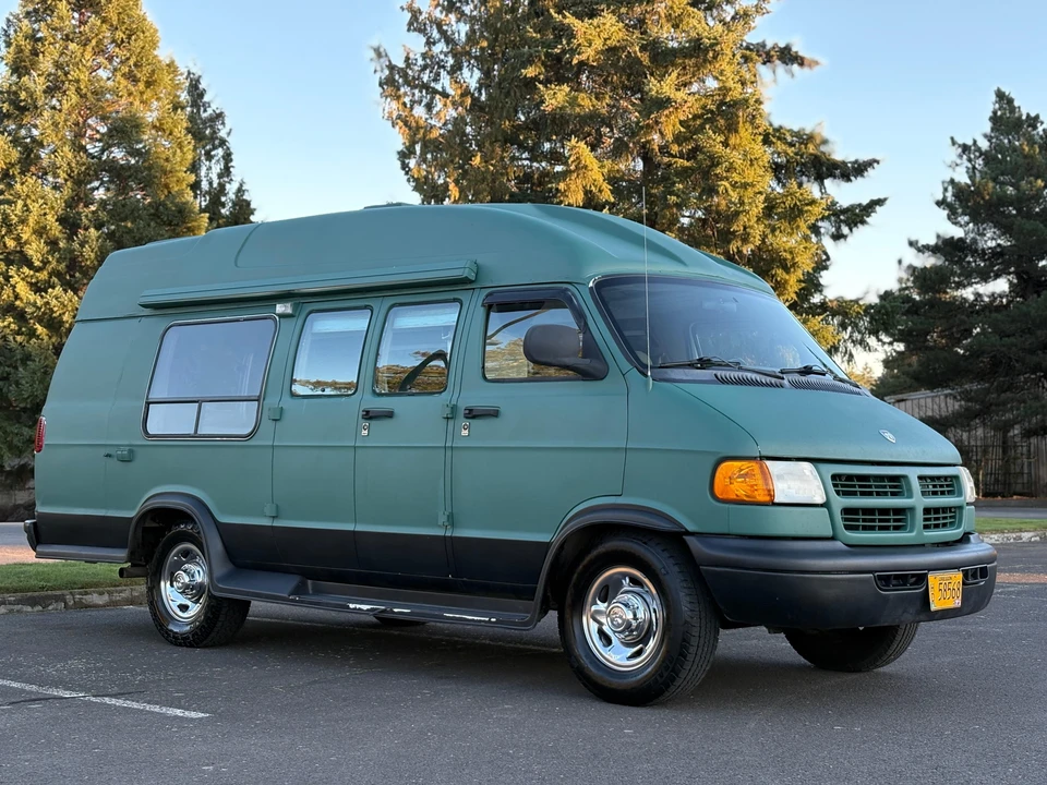1998 Dodge Ram Van - Image 21 of 31