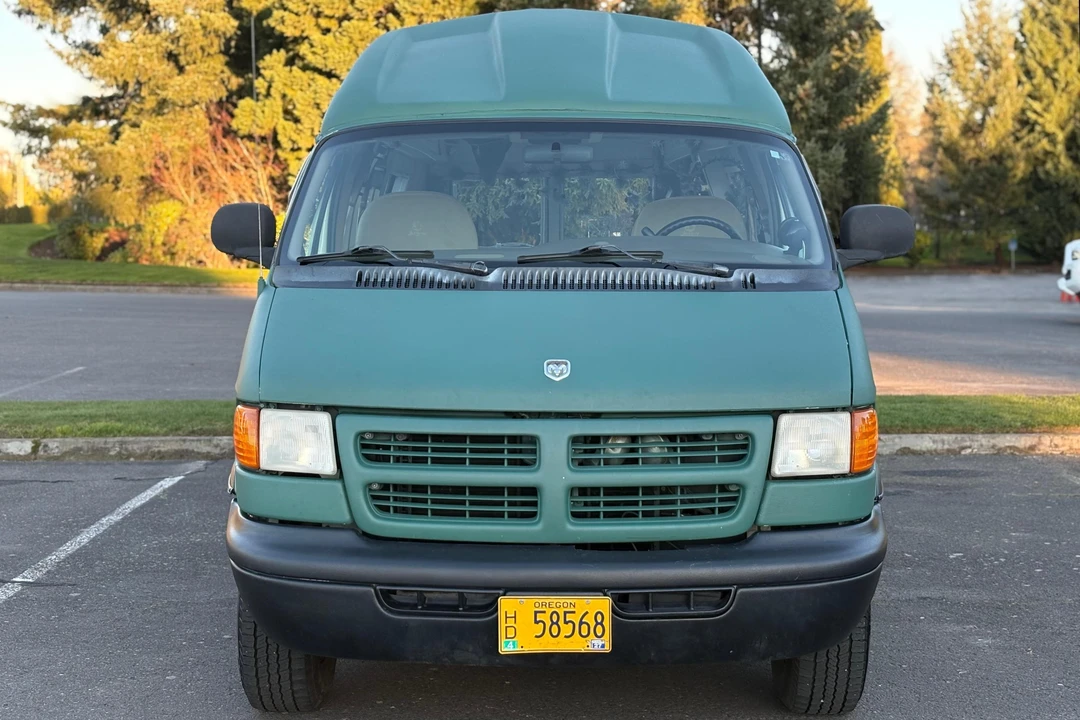 1998 Dodge Ram Van - Image 2 of 31