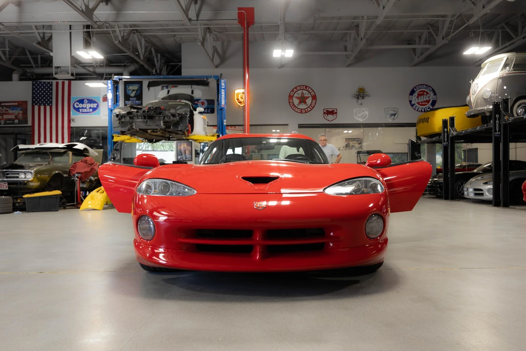 1998 Dodge Viper GTS 2nd Gen - Image 18 of 31