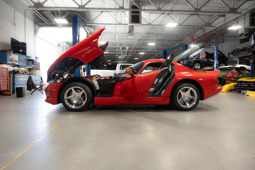 1998 Dodge Viper GTS 2nd Gen - Image 21 of 31