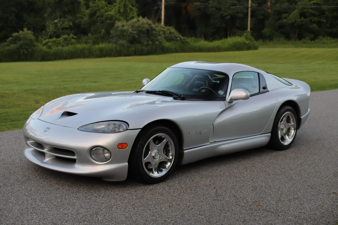 1998 Dodge Viper GTS 2nd Gen - Image 2 of 31