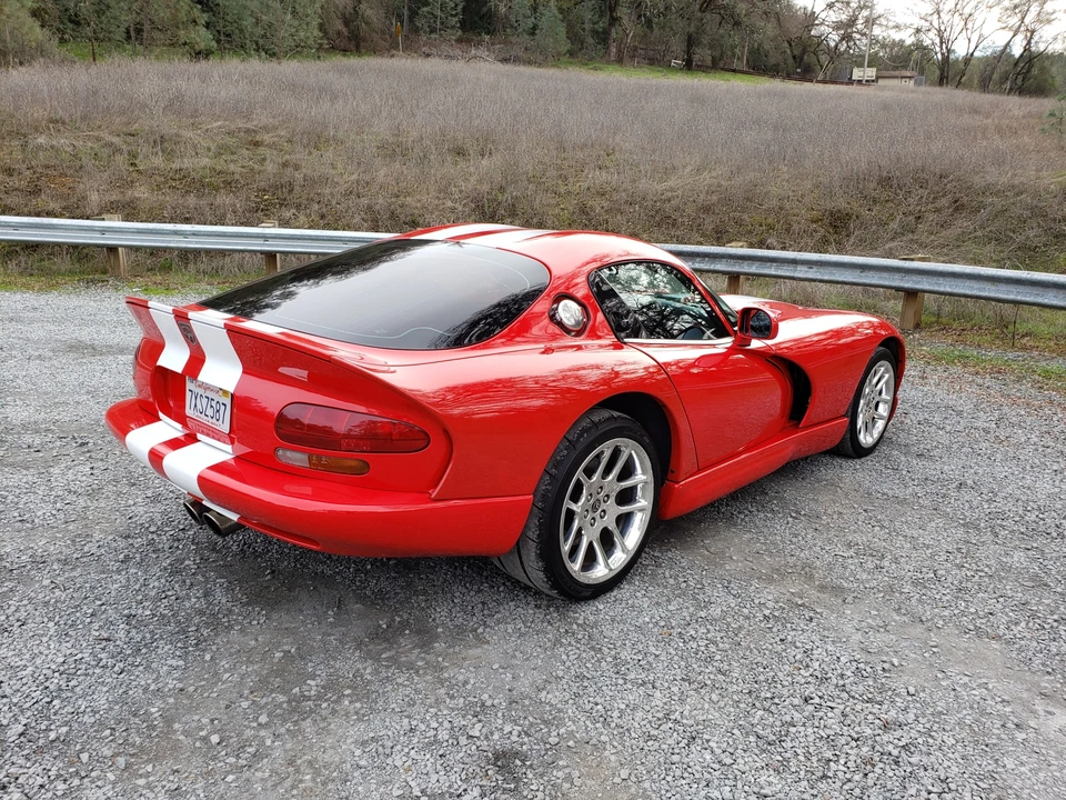1998 Dodge Viper GTS 2nd Gen - Image 15 of 31