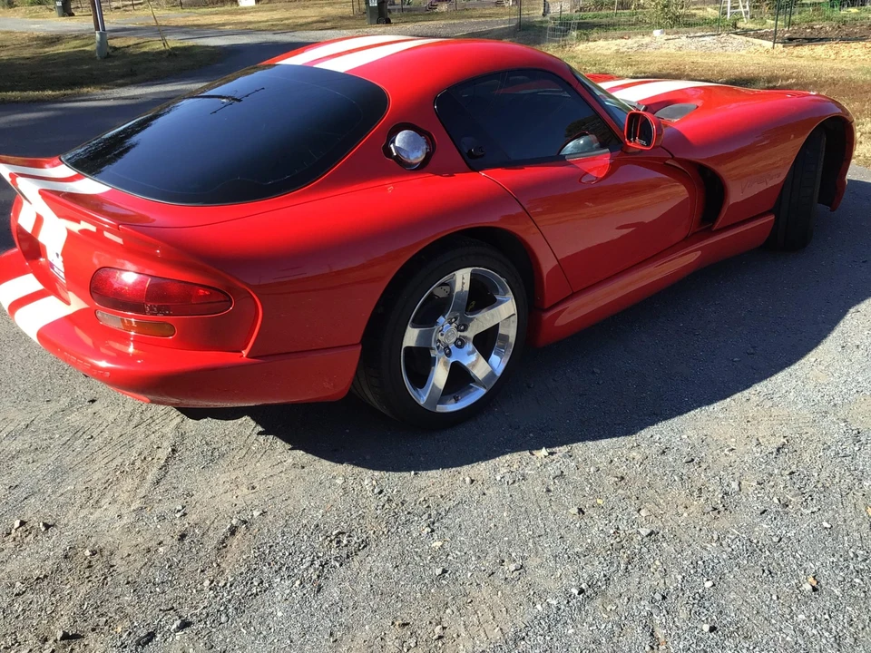 1998 Dodge Viper GTS 2nd Gen - Image 13 of 31