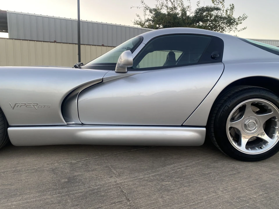 1998 Dodge Viper GTS 2nd Gen - Image 24 of 31