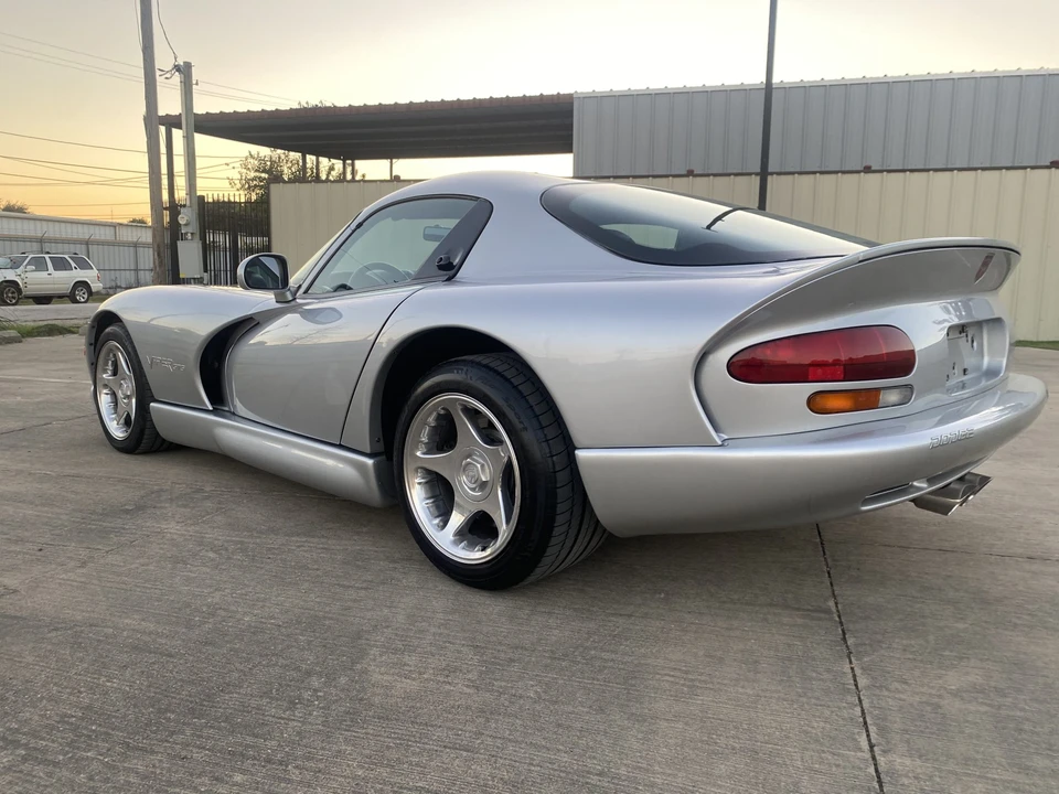 1998 Dodge Viper GTS 2nd Gen - Image 17 of 31
