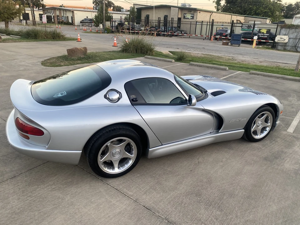 1998 Dodge Viper GTS 2nd Gen - Image 19 of 31