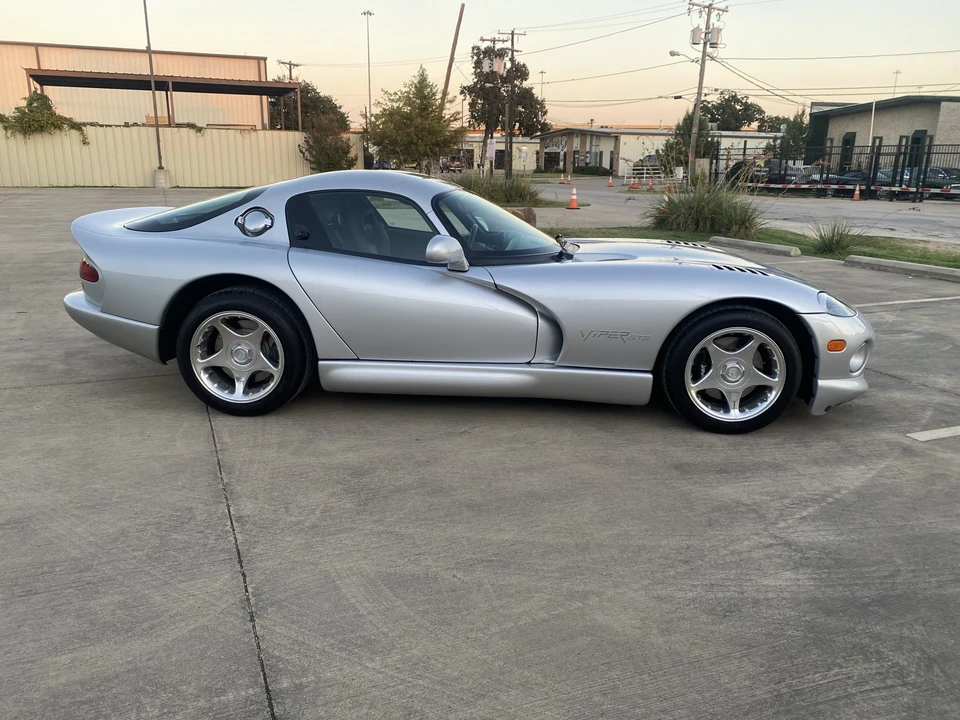 1998 Dodge Viper GTS 2nd Gen - Image 22 of 31