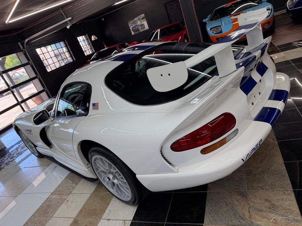 1998 Dodge Viper GTS 2nd Gen - Image 2 of 12