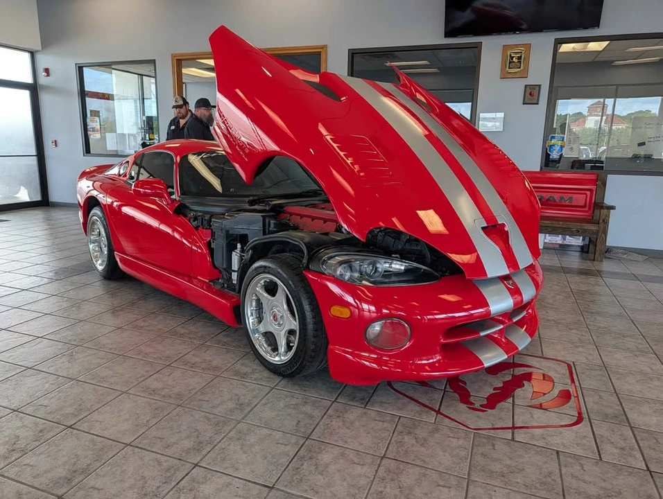 1998 Dodge Viper GTS 2nd Gen - Image 2 of 18