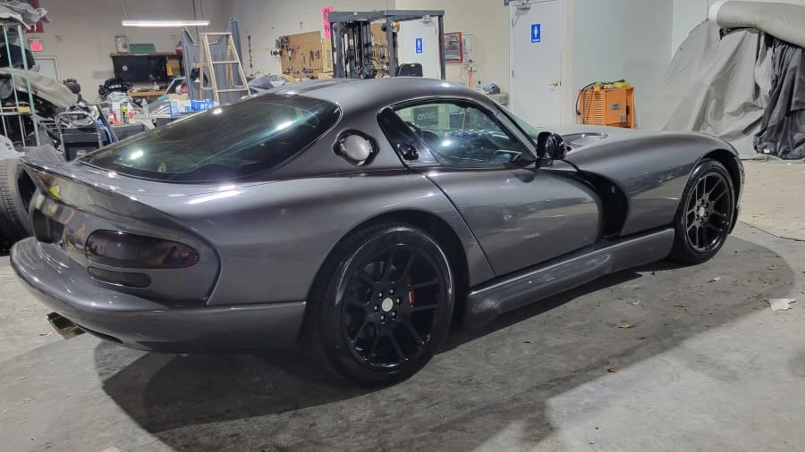 1998 Dodge Viper GTS 2nd Gen - Image 17 of 23