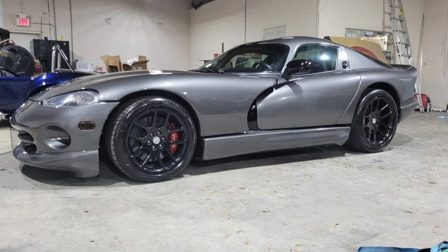 1998 Dodge Viper GTS 2nd Gen - Image 15 of 23