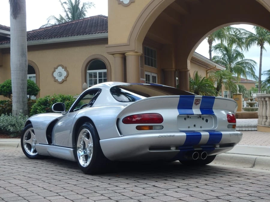 1998 Dodge Viper GTS 2nd Gen - Image 2 of 8