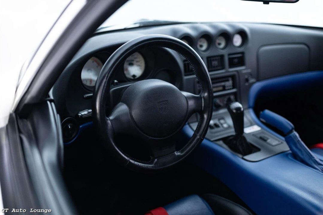 1998 Dodge Viper GTS 2nd Gen - Image 21 of 31